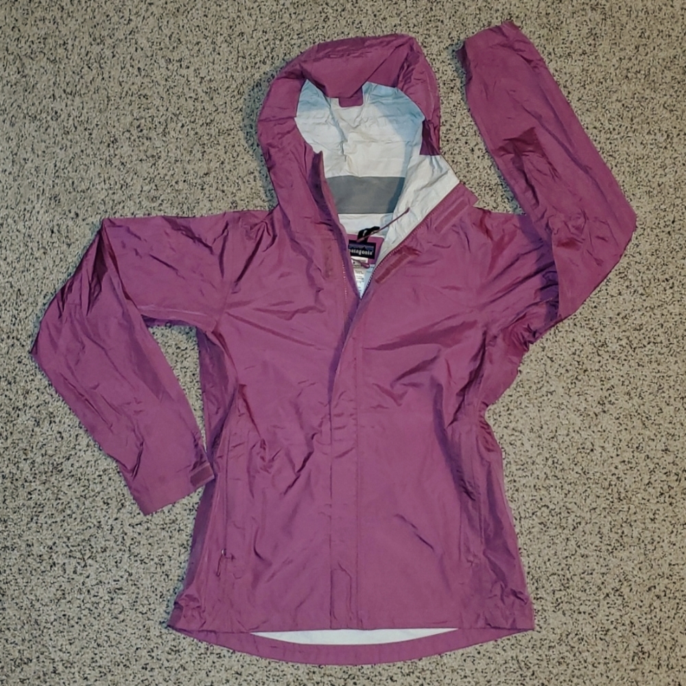 PATAGONIA  Torrentshell H2NO 2.5L Nylon Magenta Jacket Hooded Jacket